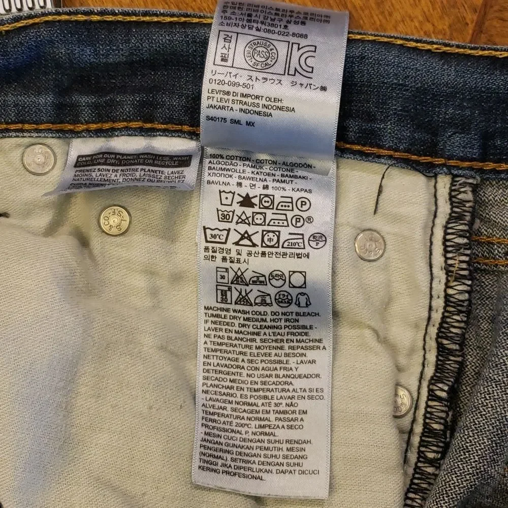 Levi Strauss Men's 514 Blue Straight Leg Jeans Slightly Distressed, 36